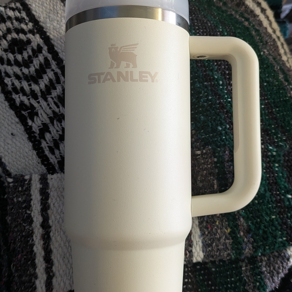 Stanley Cream Travel Mug - Picture 1 of 3
